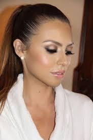 Cut crease o cuenca marcada. Ideas De Maquillaje De Novia Para Todos Los Estilos O Para Ti Que Te Gusta Maquillarte Maquillaje Novia Maquillaje Invitada Boda Maquillaje Para Matrimonio