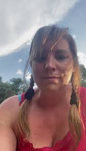 Ha! I was plucking day old male squash flowers and it vibrated!!!  BEEEEEEing startled, I threw it down and was like wait!?!? Hmmmmmm...  YEP!!! Poooooor little fella! Can I get you anything else? Maybe ...