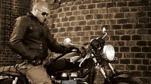 Győző szabó (born 7 july 1970) is a hungarian actor.1 he appeared in more than sixty films since 1994. Szabo Gyozo Es A Triumph Thruxton Hegylakok