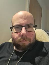 Hi all, i'm Luc, 37 from East Midlands. Single and also looking for friends 