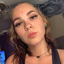 Jackie Kitchens's Instagram, Twitter & Facebook