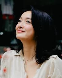 Ngọc nữ" Vbiz bị camera ghi lại cảnh xuất hiện nơi công cộng, nhan sắc đỉnh  nhưng thái độ bị phát hiện mới đáng bàn