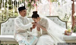 Dapatkan berita terkini mengenai nadia+nasimuddin dan cari tajuk utama berita terkini mengenai nadia+nasimuddin dari astro awani. Malaysiakini Anak Vincent Tan Dan Nasimuddin Selamat Diijab Kabul
