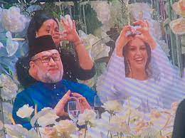 The largest and most popular celebration for the holiday occurs at istana most malaysian citizens make sure that they are near a television or radio when the agong is giving his speech. Gambar Ydp Agong Sultan Muhammad V Kahwini Wanita Rusia Tersebar Di Media Sosial