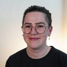 Lisa Puls's Instagram, Twitter & Facebook