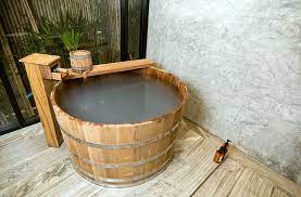 The double slippers are comfortable for two people. Japanese Soaking Tubs Design Ideas Japanese Soaking Tubs Japanese Soaking Tub Japanese Tub