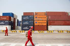 Charles Schwab Stock Trails S&P 500 By 8% YTD. Here's What To Expect From  Q2 Results