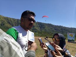 Maybe you would like to learn more about one of these? Politisi Pdip Bondowoso Protes Jalan Puncak Megasari Rusak Dan Anggaran Fun Flying Kecil Terbitan Com