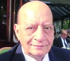 هو الشيخ أبو عبد الرحمن عبد الله بن عبد الغني بن محمد خياط ولد في مكة المكرمة في التاسع والعشرين من شهر شوال عام 1326هـ ونشأ في بيت متوسط الحال وكان أبوه مثقفاً ثقافة دينية وله إلمام بالفقه الحنفي والتفسير والحديث. Njn51y3mkmht4m