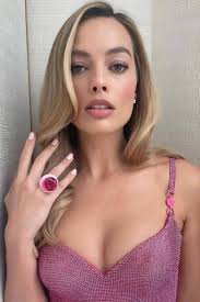 𝗦𝗔𝗬 𝗬𝗘𝗦 𝗜𝗙 𝗬𝗢𝗨 ❗❗❗ truly love me Margot Robbie ❤️