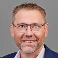 20+ "Chris Henschel" profiles