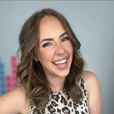 Whitney Sanchez's Instagram, Twitter & Facebook