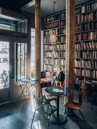 Pin By Camilo Noguera On Shared Themes Coffee Shop Interior Design Cozy Coffee Shop Coffee Shop Decor