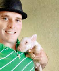 Pig, who has over a million Facebook fans, is heavier than a polar bear