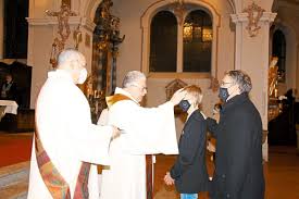 Ohne firmung ist man nicht katholisch und man kann später auch nicht kirchlich heiraten! Triberg So Laufen Firmungen In Zeiten Der Corona Regeln St Georgen Triberg Umgebung Schwarzwalder Bote