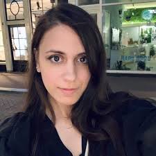 Carmen Grace (@_carmengrace)