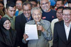 .in mahathir's coalition, ensuring a new coalition government could be formed, before finally swearing in mahathir after in the peninsula on the west coast of malaysia, where 80 per cent of the population lives mahathir's return to the prime ministership caps a remarkable series of events in malaysia. Malaysia S Mahathir Mohamad Is Sworn In Signals Tougher Line On China Wsj