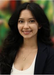 Laura Klink's Instagram, Twitter & Facebook