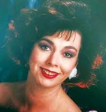 Manuela Curtis's Instagram, Twitter & Facebook