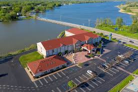 Holiday Inn Express Hotel Stes Port Clinton Catawba Island In Sandusky Hotel Rates Reviews On Orbitz