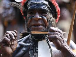 Dalam kitab negara kertagama kata sasak disebut menjadi suku yang ada di provinsi papua barat yaitu mey brat, arfak, asmat, dani, dan sentan. Menikmati Suara Santai Alat Musik Pikon Indonesia Kaya