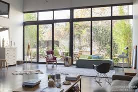 D Incroyables Volumes Dans Cet Ancien Garage Automobile Transforme En Habitation Une Maiso Salon Contemporain Mobilier De Salon Contemporain Decoration Maison