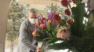 The city of las cruces in the state of new mexico actually means 'the crosses' in spanish. Pandemic And Snow Doesn T Stop Valentine S Flower Deliveries Krqe News 13