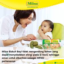 Kemudian salut nipis dengan tepung jagung. Milna Bunda Untuk Perkenalan Pertama Si Kecil Dengan Mpasi Usahakan Beri Ia Sesuatu Yang Sangat Lembut Dan Sedekat Mungkin Dengan Bentuk Asupan Biasanya Cairan Coba Beri Si Kecil Milna Biskuit Bayi