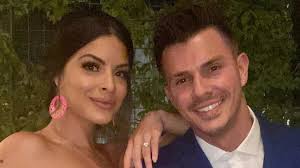 Mari Pepin Shares Throwback 'Paradise' Journal Entries, Including a Sweet  Note to Her Fiancé Kenny