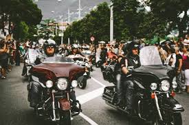 Part 2 of our series on how to ride with a passenger on a motorcycle. 9 Tips For Riding On The Back Of A Motorcycle Peterson S Harley Davidson Miami Fl