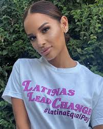 Latinas đang được trả trung bình 51 xu cho đô la trả cho những công nhân  nam da trắng. Mặc dù thế này, chúng tôi đang tạo việc làm, mở doanh nghiệp