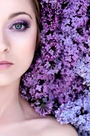 Pin By Vesela On لوني المفضل Purple Things Flower Photoshoot Girls With Flowers Spring Photoshoot