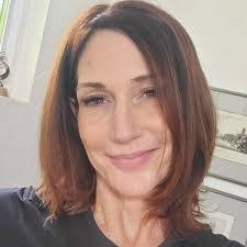 Lisa Rocca's Instagram, Twitter & Facebook