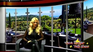 Monice to v šatech sluší. Andrej Babis Jaky Vlastne Je Monika Babisova V Jana Burger Talk Show Sestrih Youtube