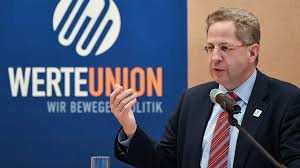 Spies usually operate in the shadows. Cntup2xedaggdm