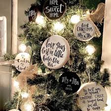 38 Festive Rustic Farmhouse Christmas Decor Ideas To Make Your Season Both Merry And Bright Christmas Decorations Rustic Farmhouse Christmas Tree Rustic Christmas Tree