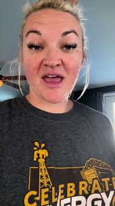 I. Cant. Even—- its done. And im never painting again. Thats a lie. But  whyyyy was this sich a thing today 😂😂 #mylife #laugh #hotmess #painting  #lordhelpme