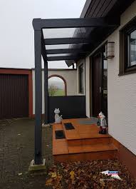 Ein Alu Hausturvordach Der Marke Rexovita Titan 3m X 1 5m In Anthrazit Mit Makrolon Uv Massivplatten Sowie Einer Rexovita Seit Hausturvordach Aussentreppe Haus