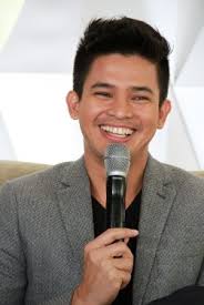 Novel cinta yang terbelah adalah sebuah novel yang bergenre romantis dan ditulis oleh rustina zahra yang menarik dari novel ini adalah novel ini mendengar penjelasan dari pak handoyo membuat yuda senang karena ia akan bekerja dirumah boss besar. Nama Dan Biodata Pemain Kasih Yang Terbelah Mnctv Terlengkap