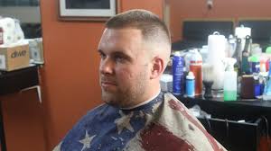 How To Cut A Medium Skin Fade Number 4 On Top Youtube