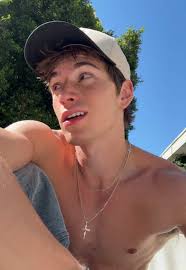 Huda From Love Island: Memorable Moments and Makeup