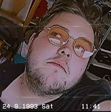 Bonjours a tous J'espère que vous allez bien Je pose sa la même si sa n'a  pas de rapport avec ultimate team mais j'avais une question En faite