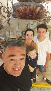 "Feliz Dia dos Pais, meu amor!, Você não constrói apenas projetos e casas,  mas também um lar cheio de amor, segurança e alegria. Com sua dedicação e  presença, tem moldado dois meninos incríveis, que ...