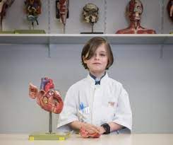 İşte henüz 9 yaşındaki laurent simons'un ilginç hikâyesi… profesör baltus, laurent simons, şimdiye kadar tanıştığım en iyi öğrencimden en az üç kat daha zeki biri. Laurent Simons The Belgian Boy Who Will Start University At Age 8 Good News Good News