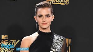 For emma her short hairstyle is not only about cutting her locks but also shedding her role as hermione in harry potter. Emma Watson Just Cut Her Bangs Really Short People Com