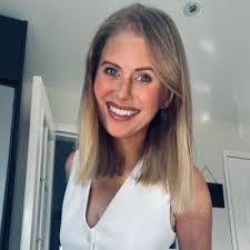 Joann Wills's Instagram, Twitter & Facebook