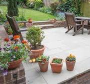 Comment réaliser une terrasse en béton étape par étape ? | Sika