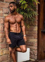 Is lucien leon laviscount gay