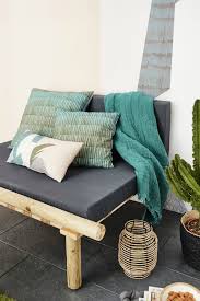 Une Banquette Diy Pour L Ete Au Jardin Diy Meubles De Jardin Mobilier De Balcon Banquette