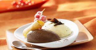 Schwarze Und Weisse Mousse Au Chocolat Rezept Weisse Mousse Au Chocolat Lebensmittel Essen Mousse